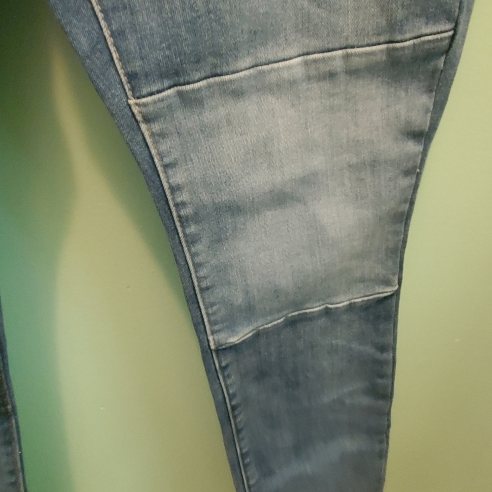 High Rise Patch Jeans - Picture 5 of 9
